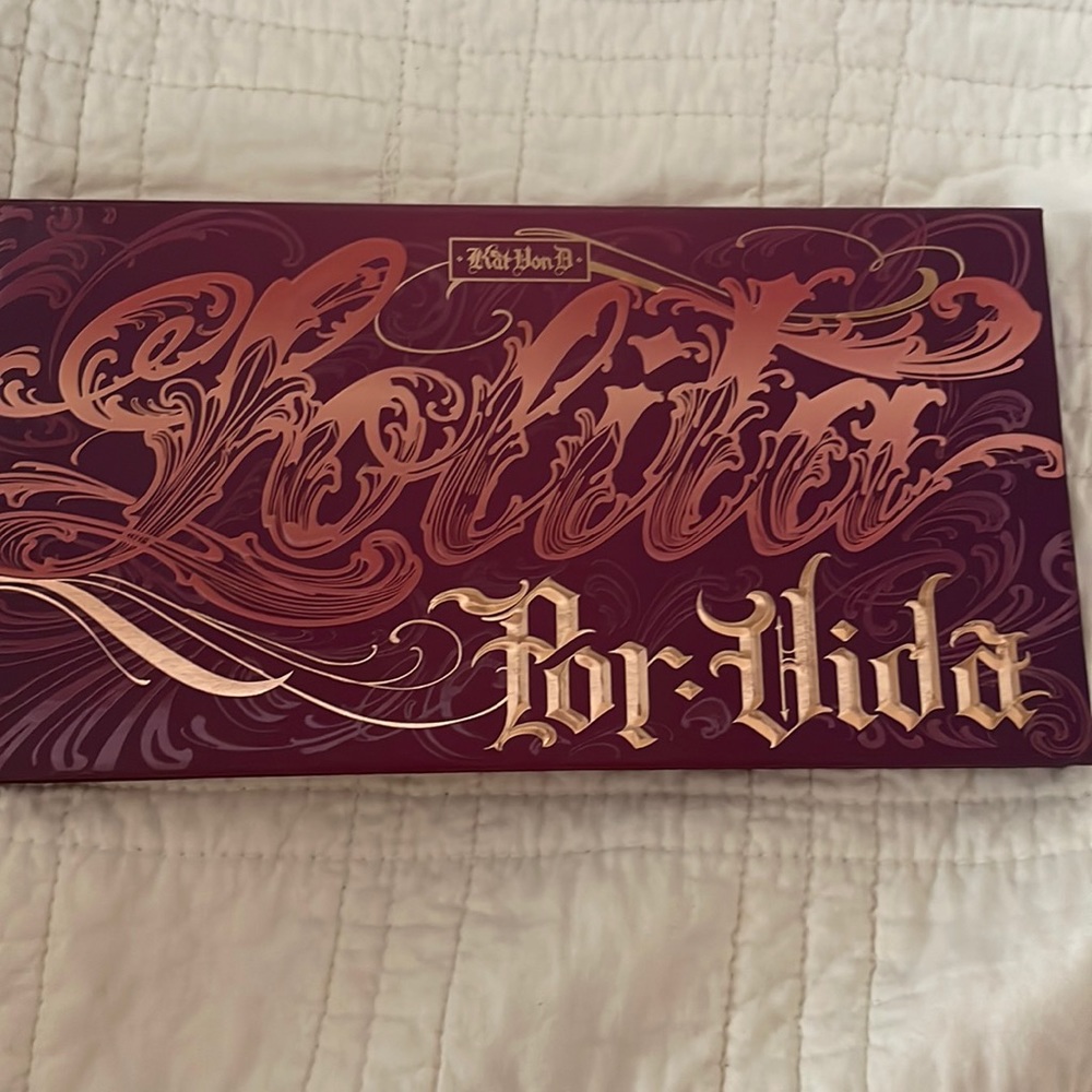 Kat Von D Lolita Por Vida eyeshadow palette